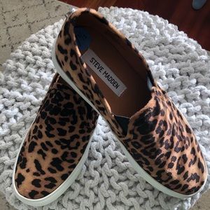 NEVER WORN leopard Steve Madden sneakers